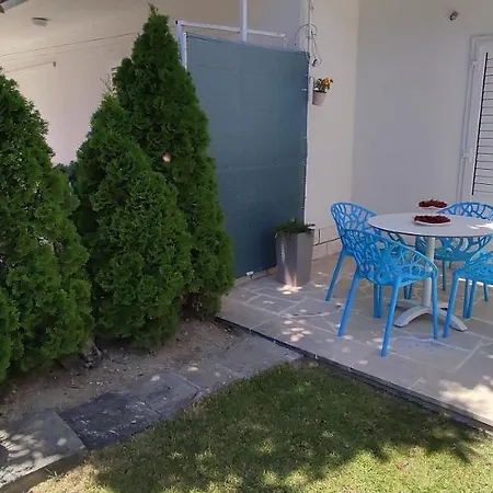 Garden Split