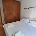 Apartament Garden With Private Parking *