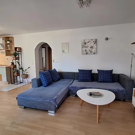 Garden With Private Parking Apartament Split