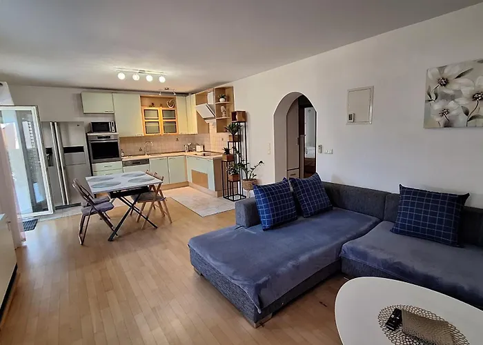 Apartament Garden With Private Parking